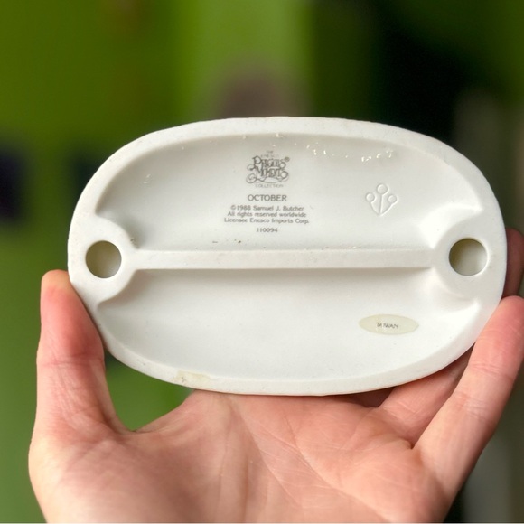 VTG Precious Moments Enesco October Girl Pumpkins & Mouse Cottagecore Figurine - Picture 7 of 11